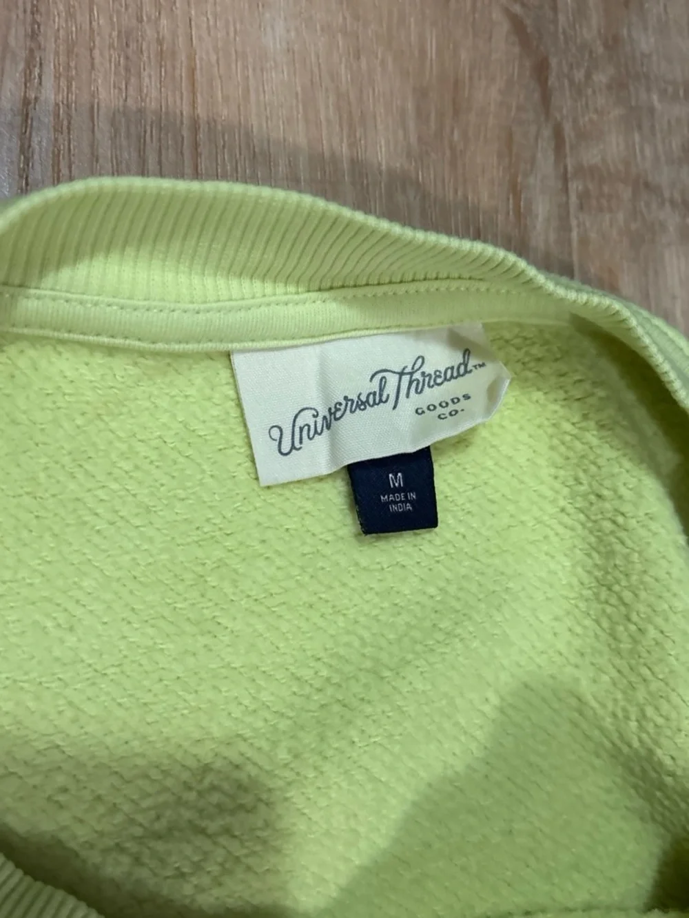 Universal Thread Lime Green Crewneck Sweatshirt Size Medium - Picture 3 of 4